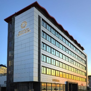 Image of hotel building